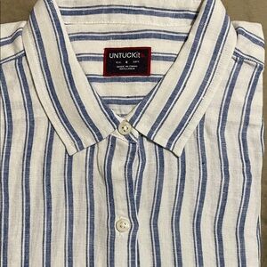 UNTUCKit Women's White and Blue Striped Button Down Shirt
